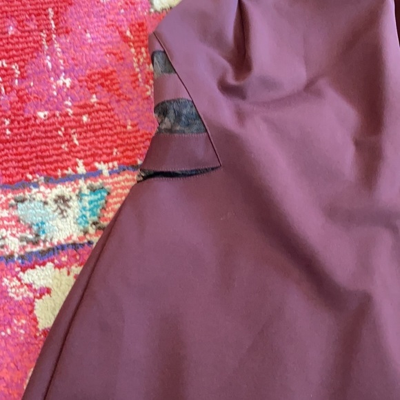 Noam Hanoch / burgundy Maroon Halter neck open lace panel back midi Dress 2 - Picture 5 of 7